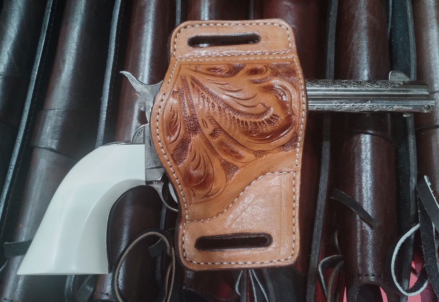 Saddle Tan Western Botanical Leaf Hand Tooled Premium Full Grain Leather Belt Slide Holster – Suede Lined OWB Sizes for Semi-Autos and Revolvers