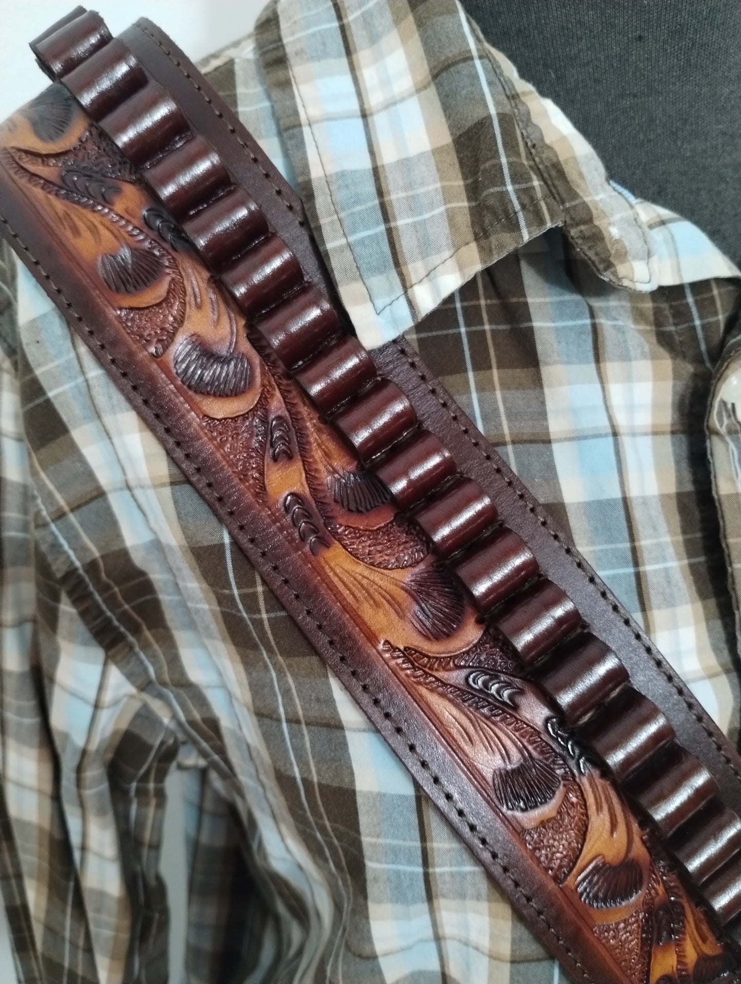 .38/.357 cal. Cross-Body Shoulder Bandolier Two Tone Tooled Leather