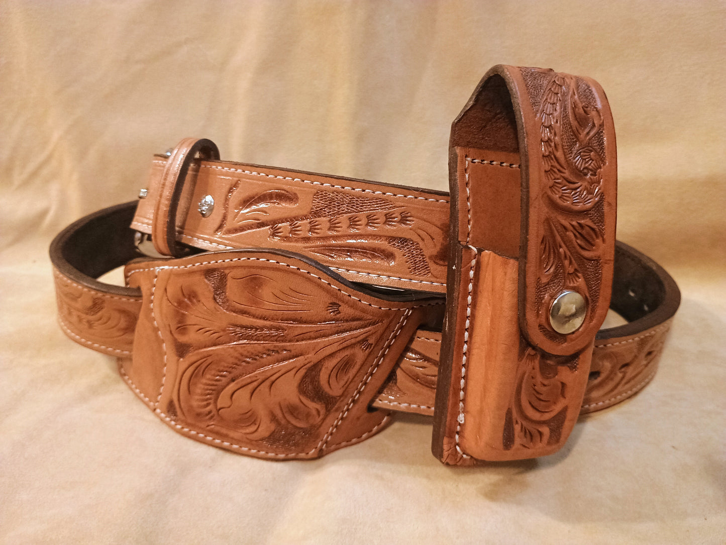 Saddle Tan Western Botanical Leaf Hand Tooled Premium Full Grain Leather Belt Slide Holster – Suede Lined OWB Sizes for Semi-Autos and Revolvers