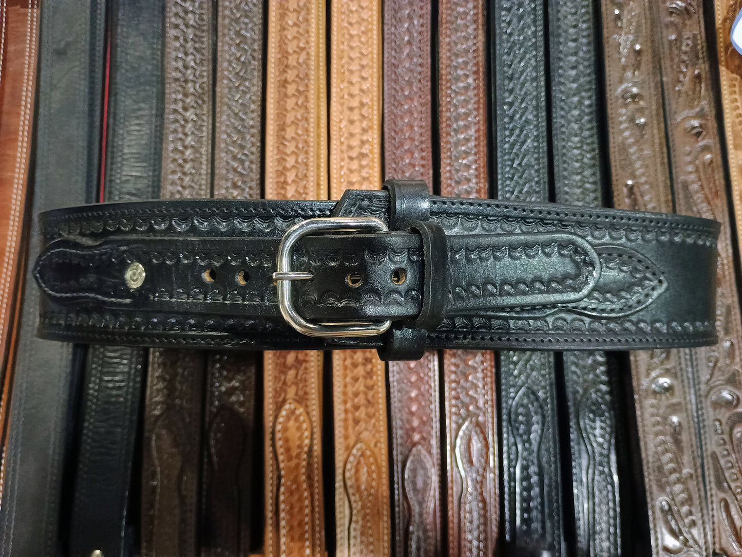 .44 / .45 / .410 Pistolero Hand-Tooled Ammo Belt – Full Grain Leather, Suede Lined (Saddle Tan / Black) – [Width Placeholder]