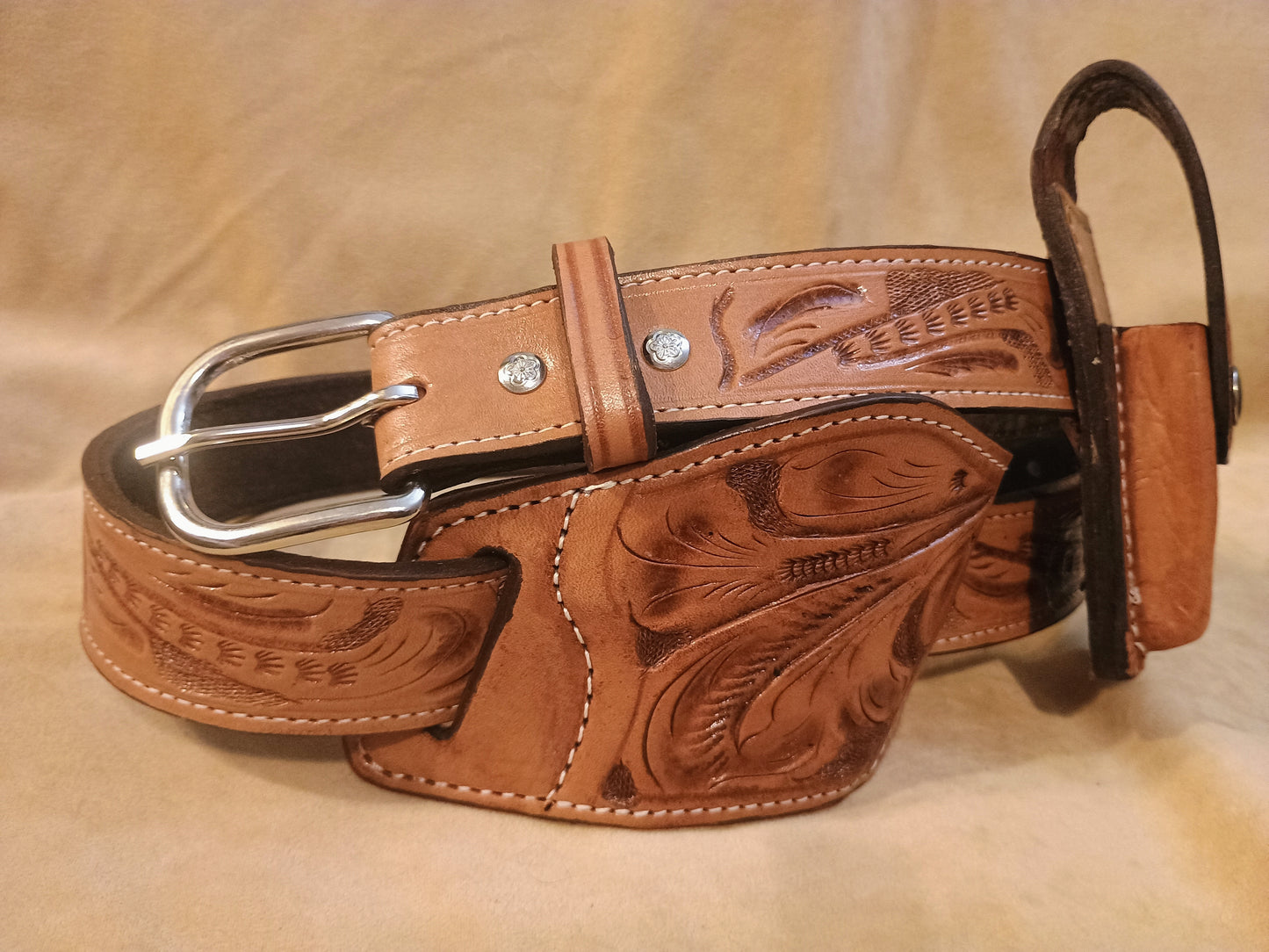 Saddle Tan Western Botanical Leaf Hand Tooled Premium Full Grain Leather Belt Slide Holster – Suede Lined OWB Sizes for Semi-Autos and Revolvers