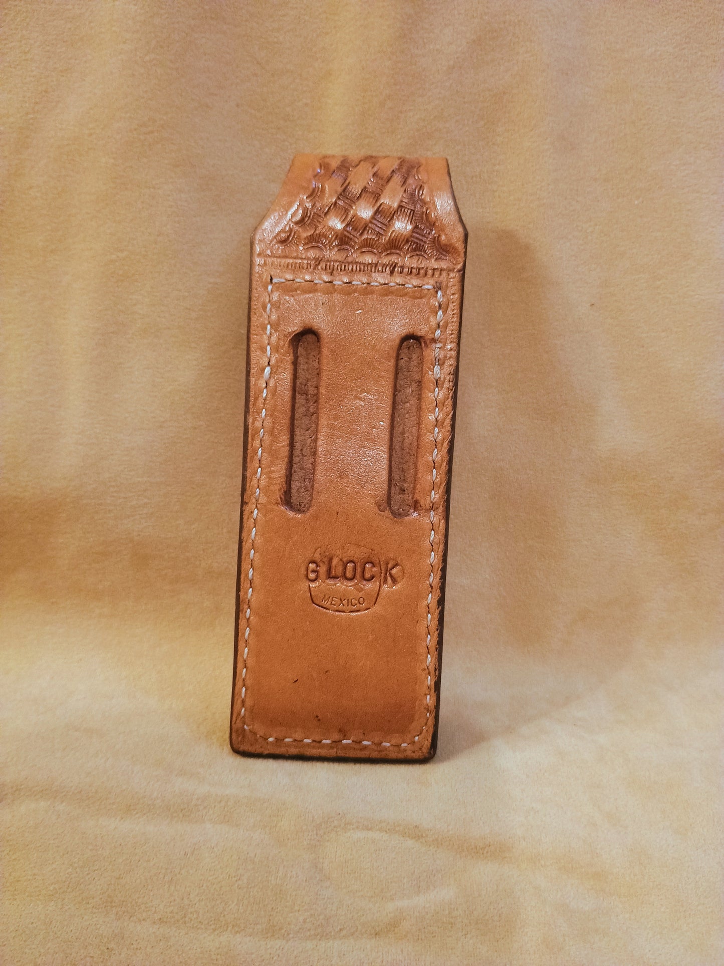 Handcrafted Full Grain Leather Double Stack (Glock) Single Magazine Pouch –  Classic Basketweave Tooled Closed Top with Snap Closure