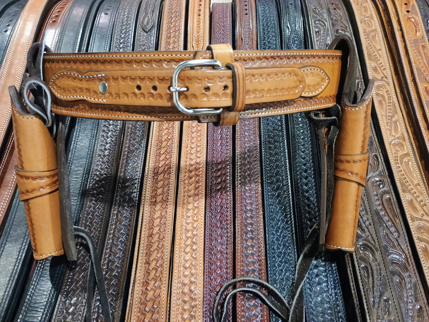 .44 / .45 / .410 Pistolero Hand-Tooled Ammo Belt – Full Grain Leather, Suede Lined (Saddle Tan / Black) – [Width Placeholder]